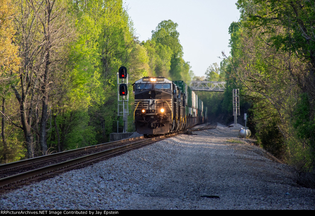 A northbound intermodal enters the single track at Deal. 